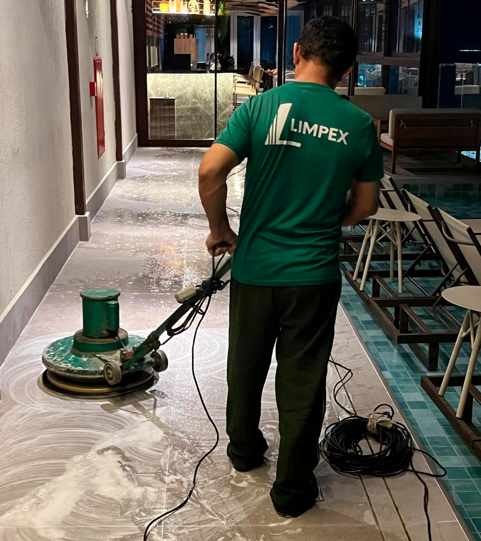 Tratamento de piso para recuperar, proteger e valorizar superfícies.